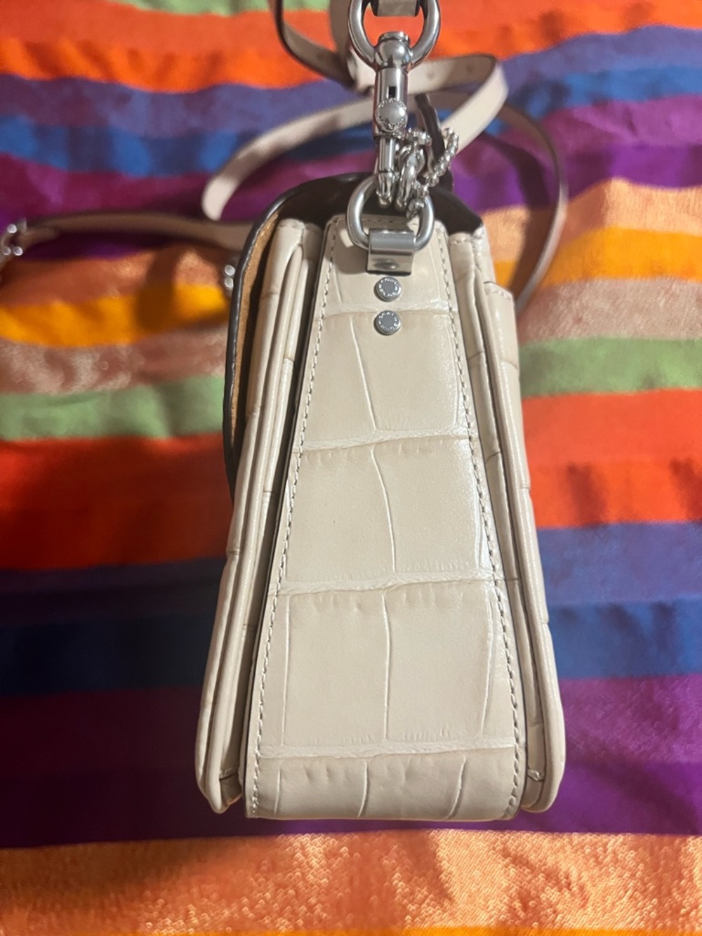 New Unused Coach Cassie Crossbody 19
White/cream croc-embossed leather - Picture 7 of 10